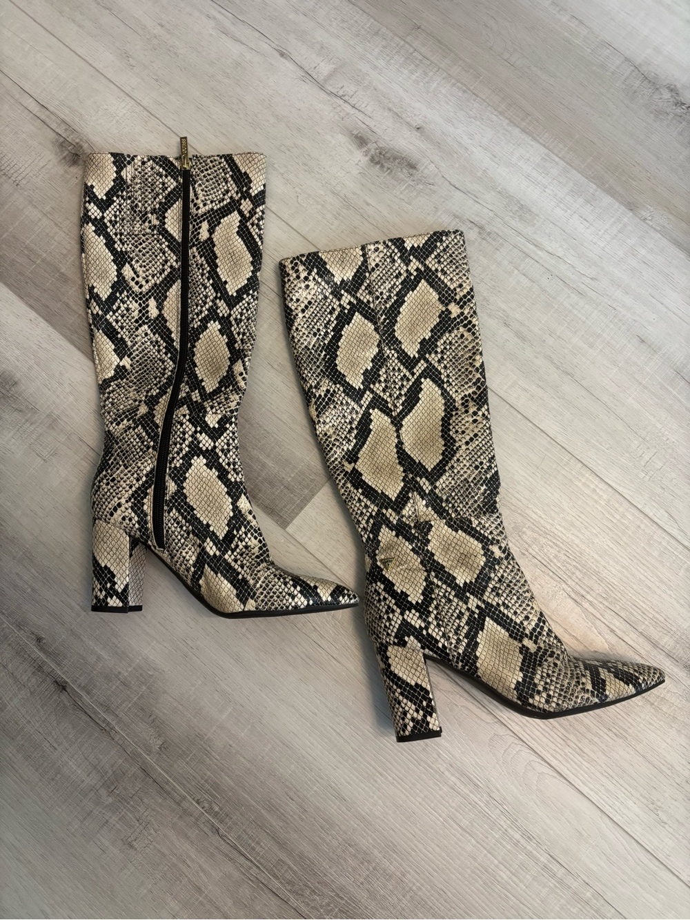 GUESS Snakeskin Print Knee High Boots – Women’s Size 7M - Picture 2 of 9